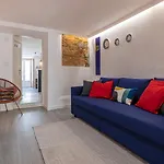 Downtown By Lovelystay *